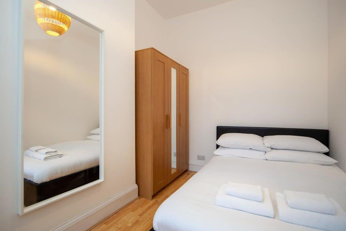 Lovely 2 Bedroom Apartment In Tooting London Exterior photo