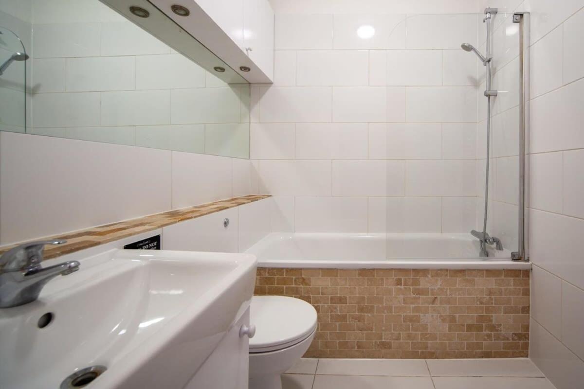 Lovely 2 Bedroom Apartment In Tooting London Exterior photo